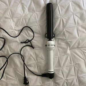 Hot Tools 1 1/4 curling wand